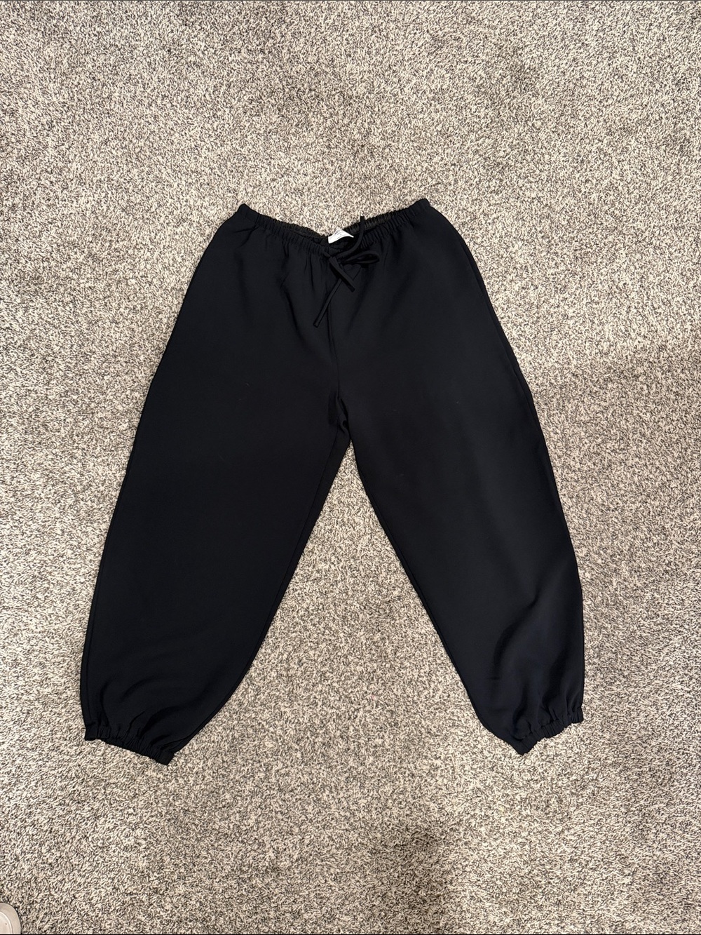 Aritzia Black Drawstring Elastic-Cuff Jogger Sweatpants